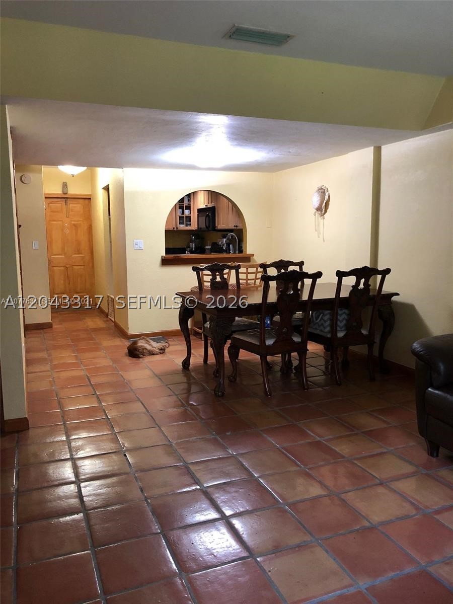 VILLAS OF PINECREST CONDO - Residential