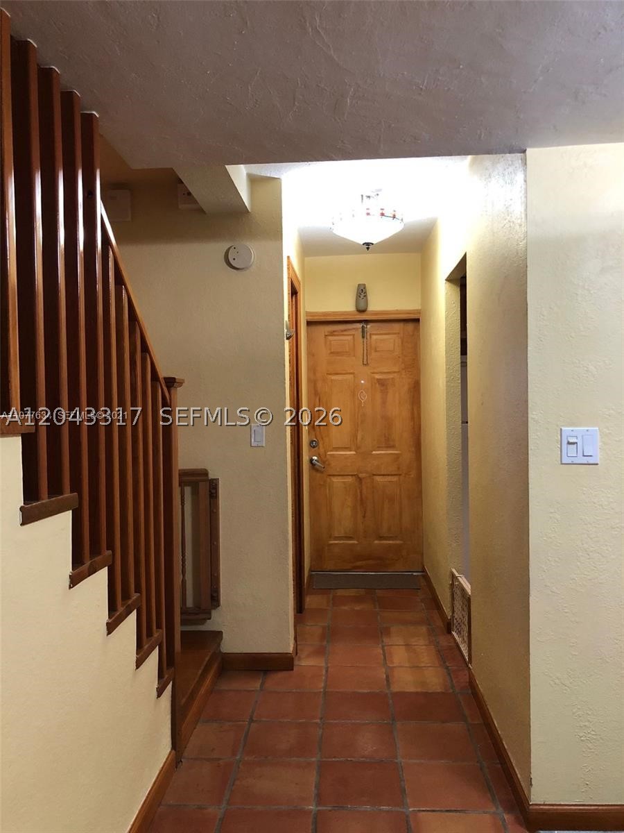 VILLAS OF PINECREST CONDO - Residential