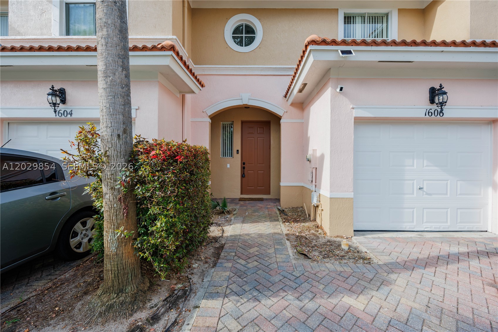 SEMINOLE PALMS - Residential