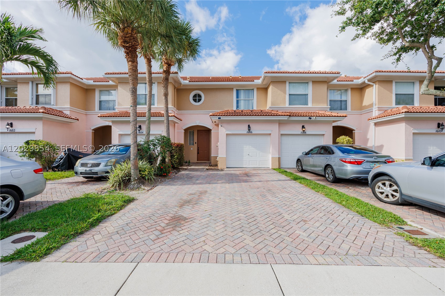 SEMINOLE PALMS - Residential