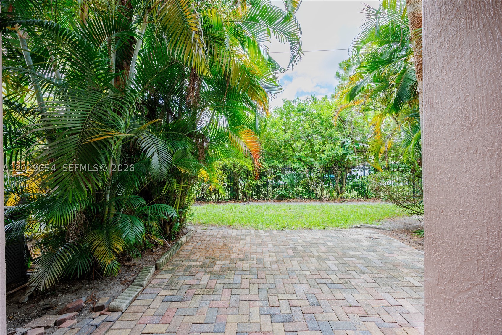 SEMINOLE PALMS - Residential