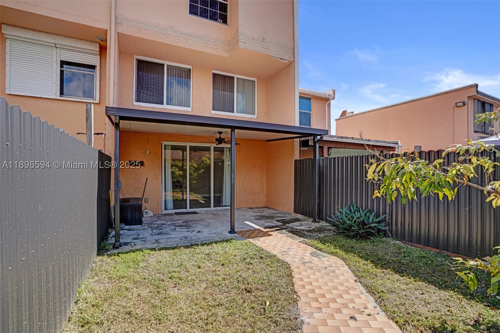 MANGO HILL CONDO NO 2 - Residential