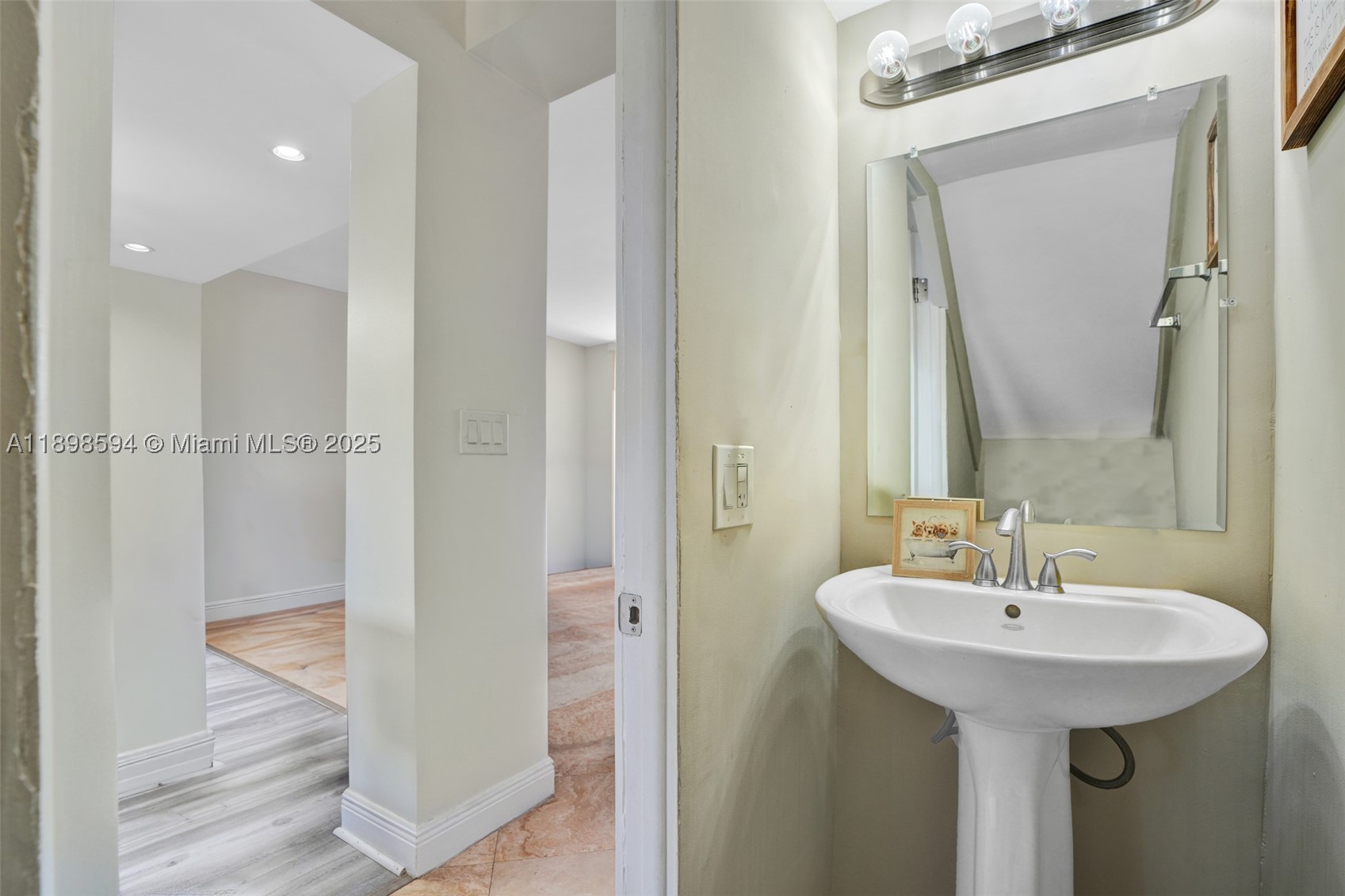 MANGO HILL CONDO NO 2 - Residential