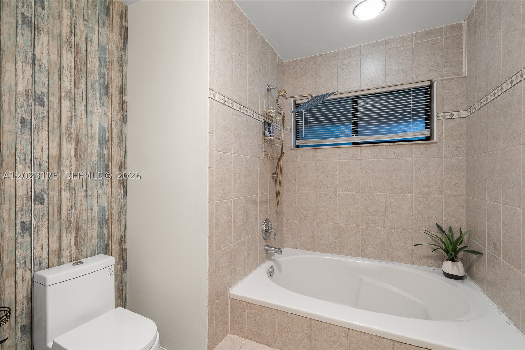 CEDAR LANDING AT JACARANDA - Residential