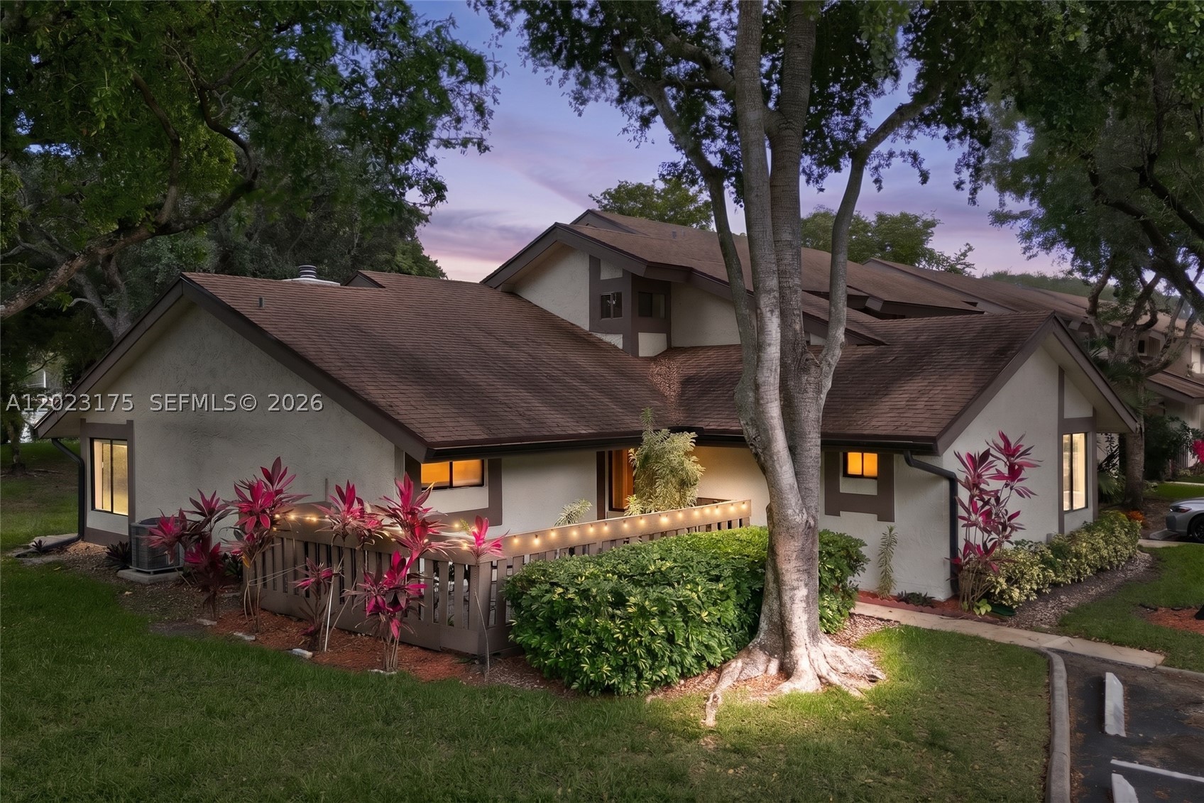 CEDAR LANDING AT JACARANDA - Residential