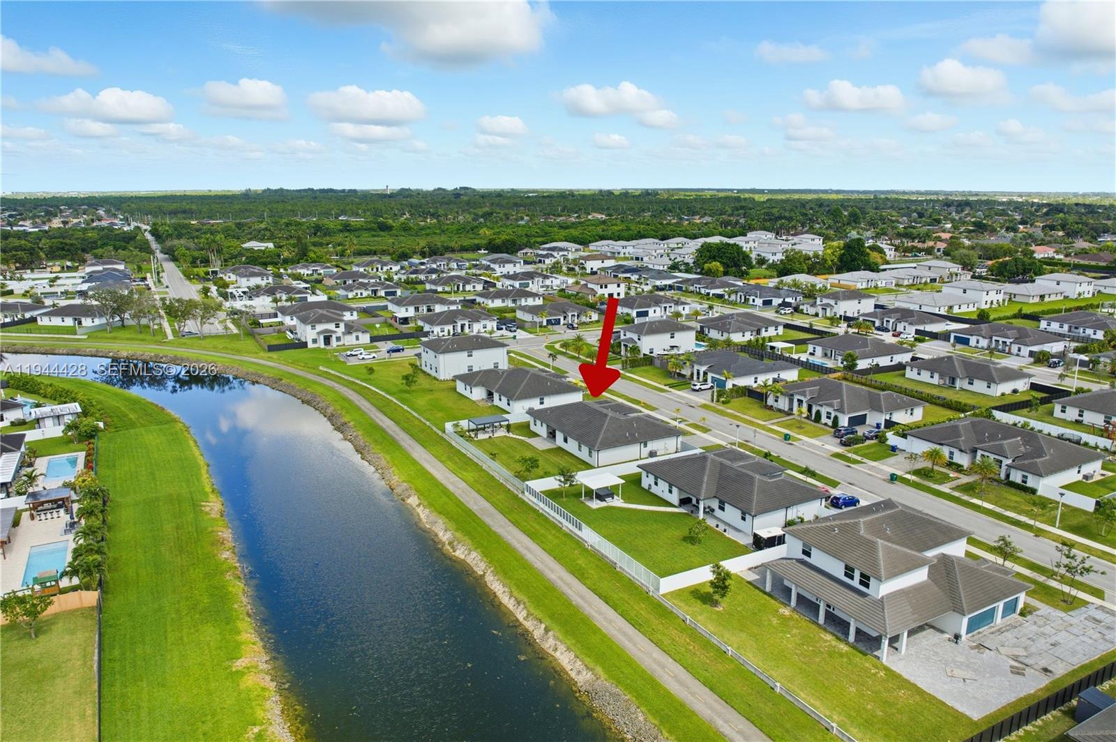 VALENCIA ACRES - Residential