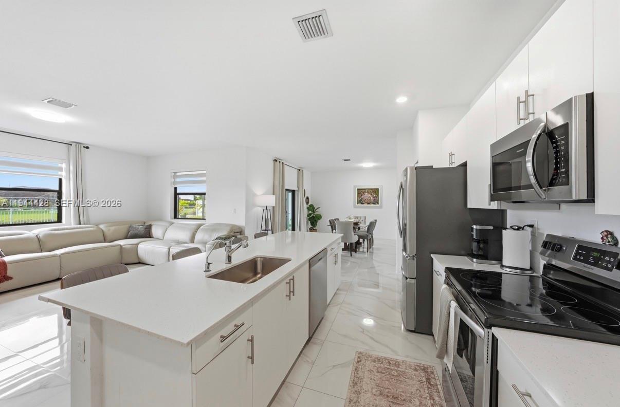 VALENCIA ACRES - Residential