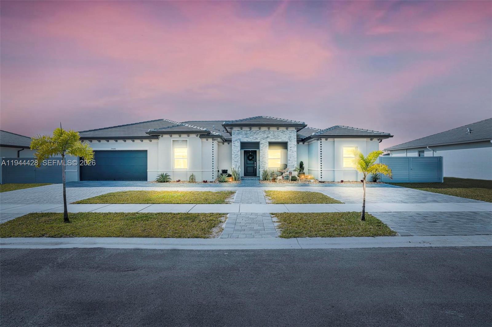 VALENCIA ACRES - Residential