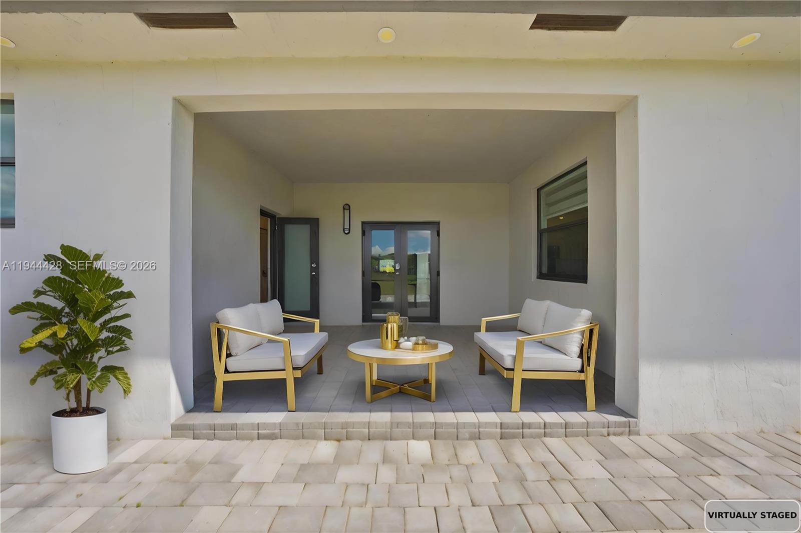 VALENCIA ACRES - Residential