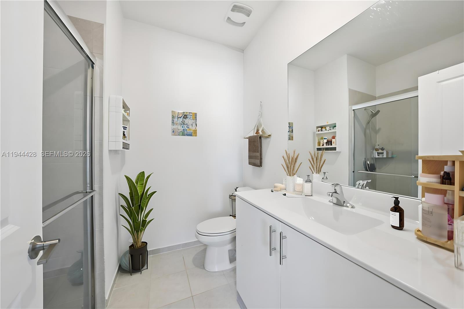 VALENCIA ACRES - Residential
