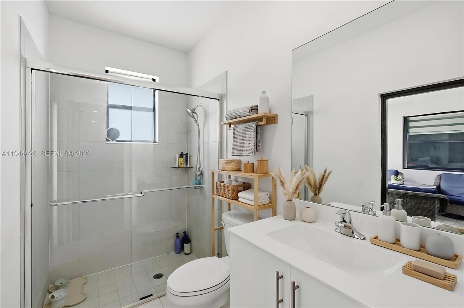 VALENCIA ACRES - Residential