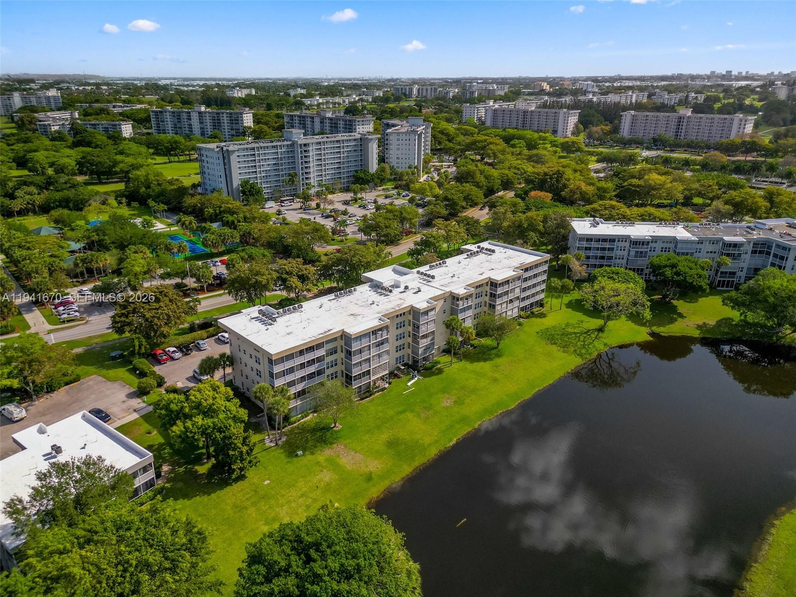 NO 102 PALM-AIRE COUNTRY - Residential