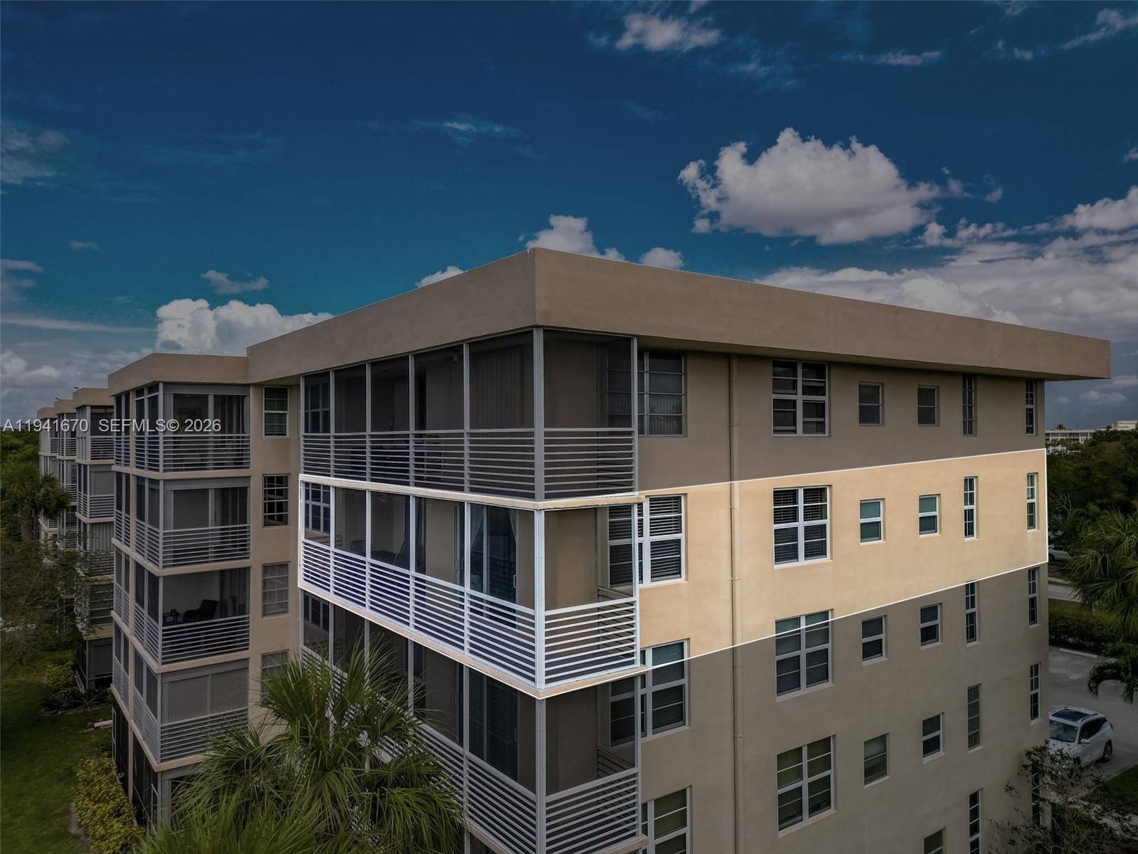 NO 102 PALM-AIRE COUNTRY - Residential