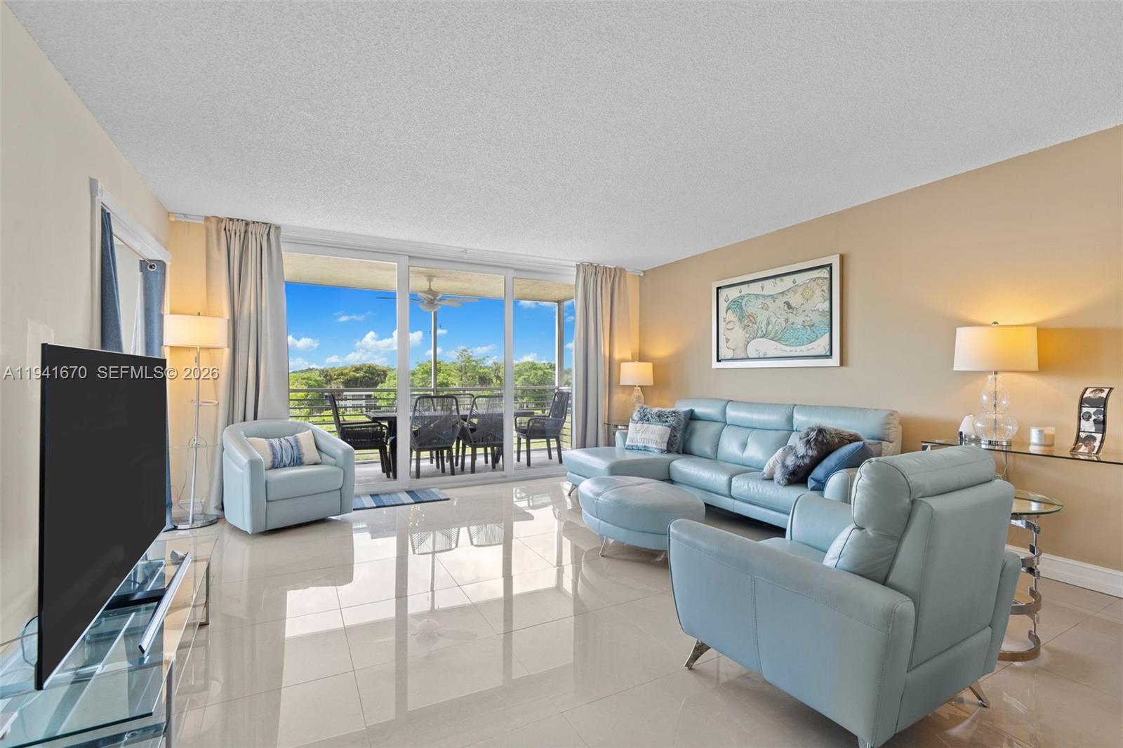 NO 102 PALM-AIRE COUNTRY - Residential