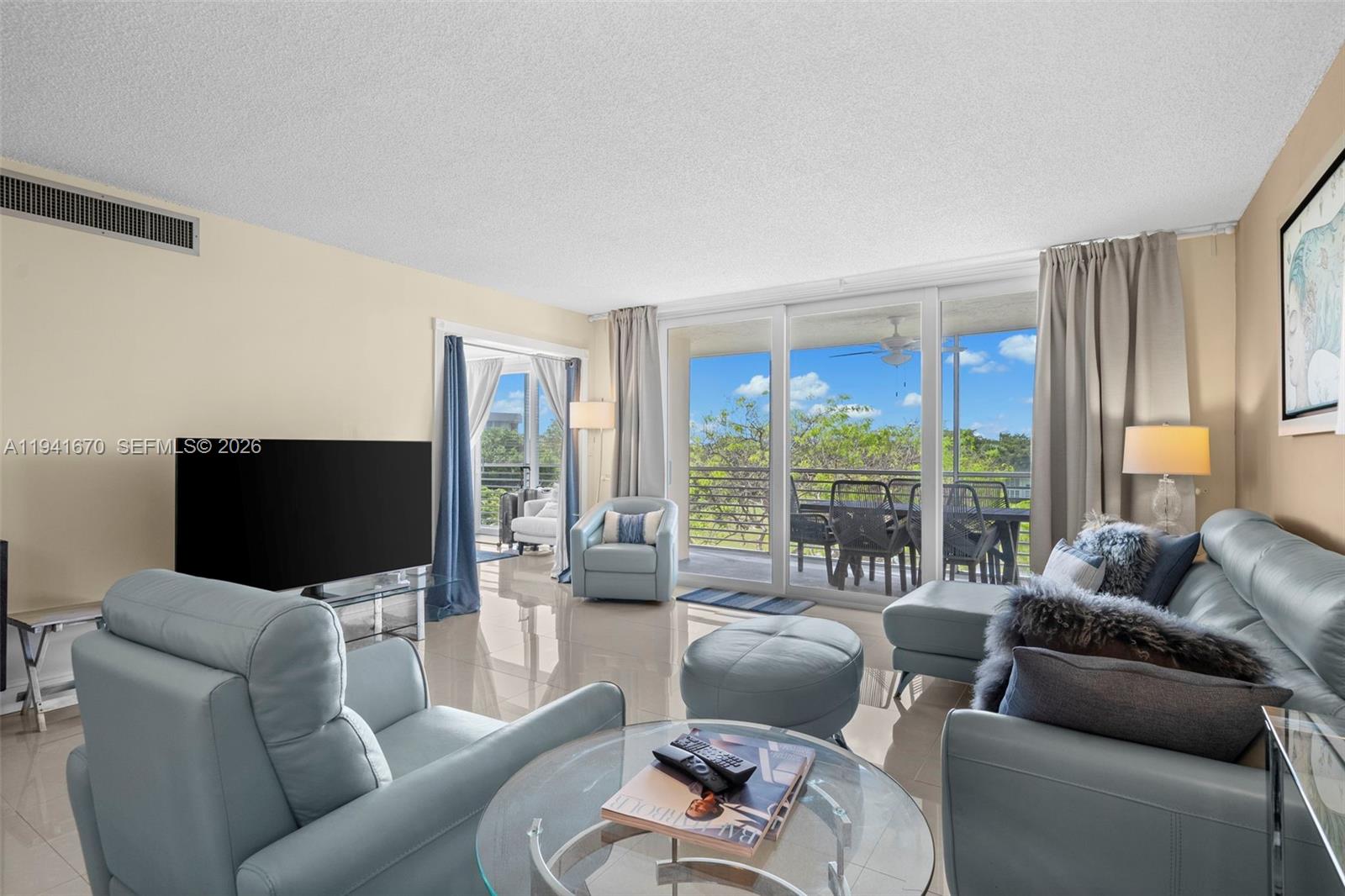 NO 102 PALM-AIRE COUNTRY - Residential