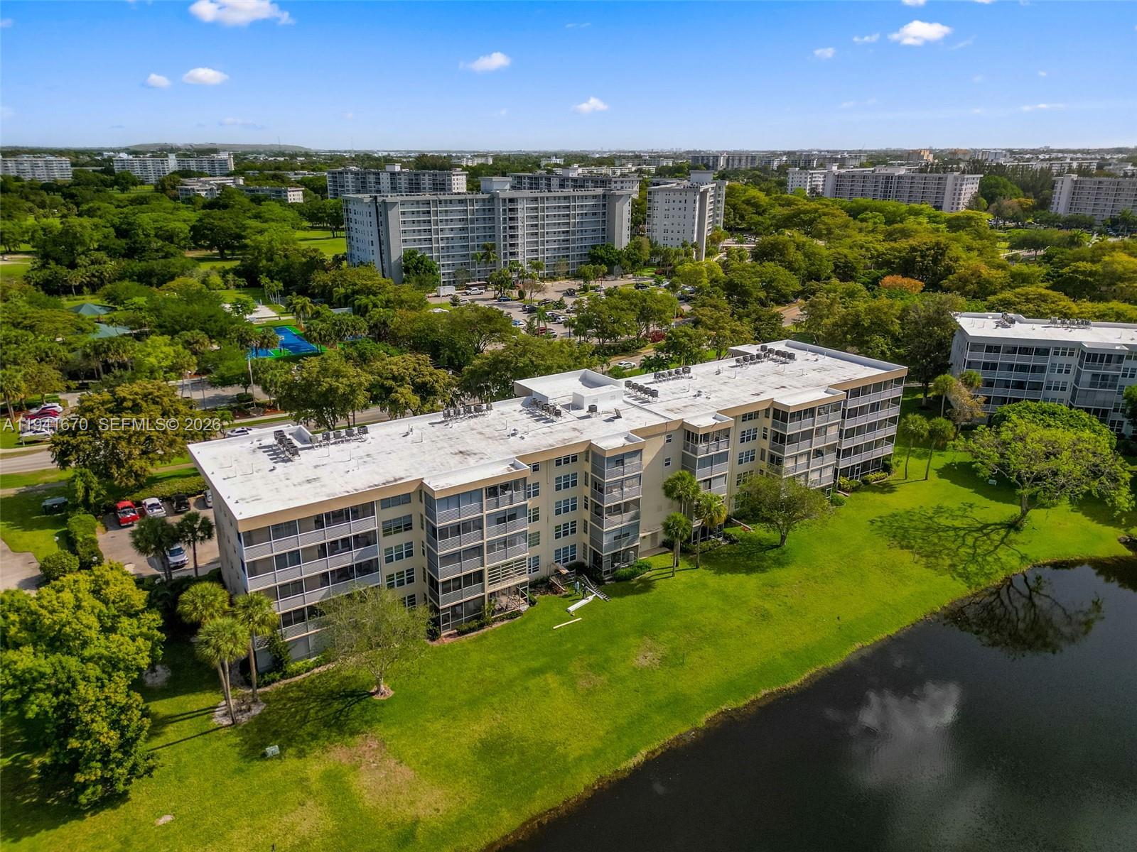 NO 102 PALM-AIRE COUNTRY - Residential