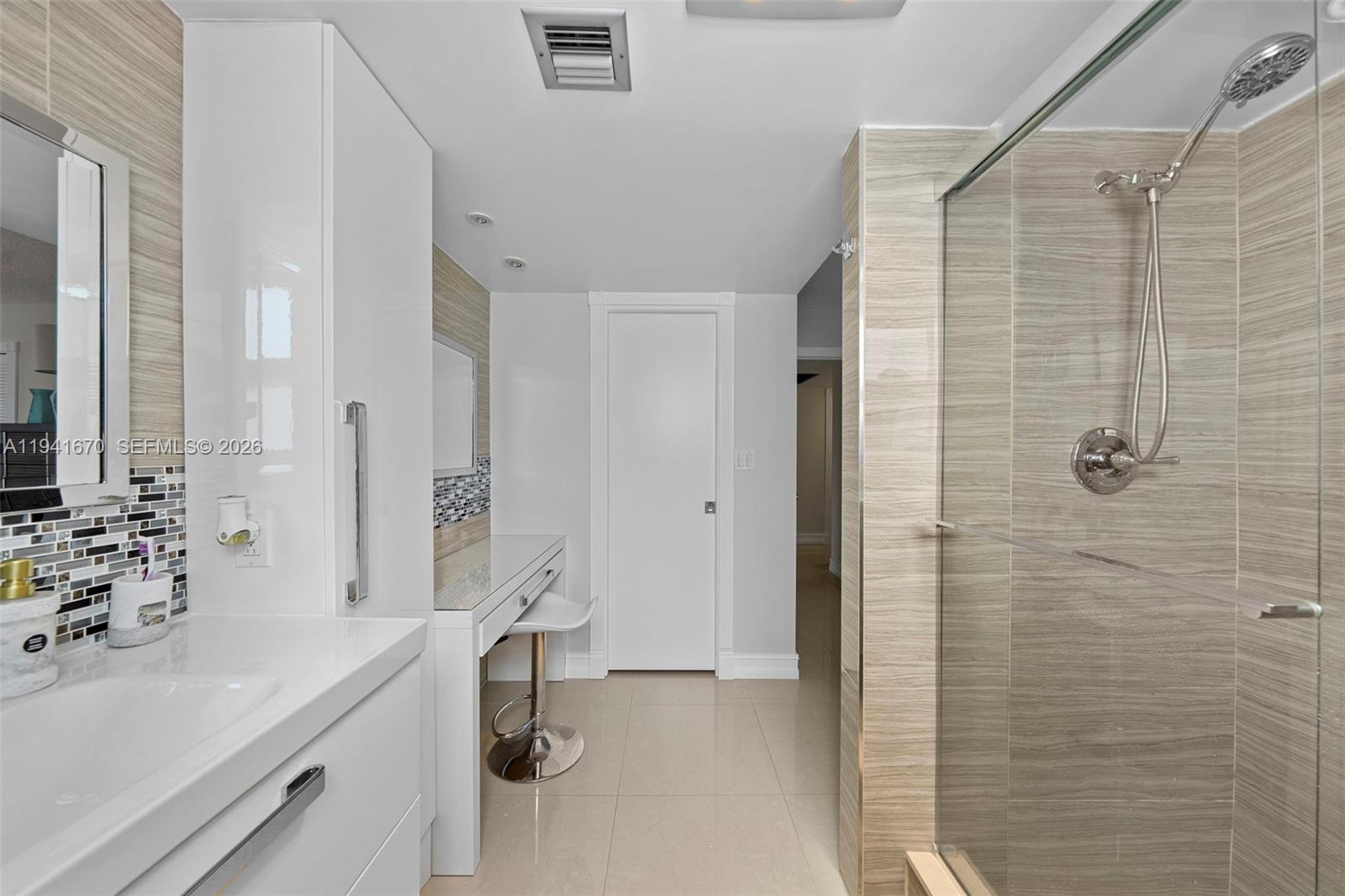 NO 102 PALM-AIRE COUNTRY - Residential