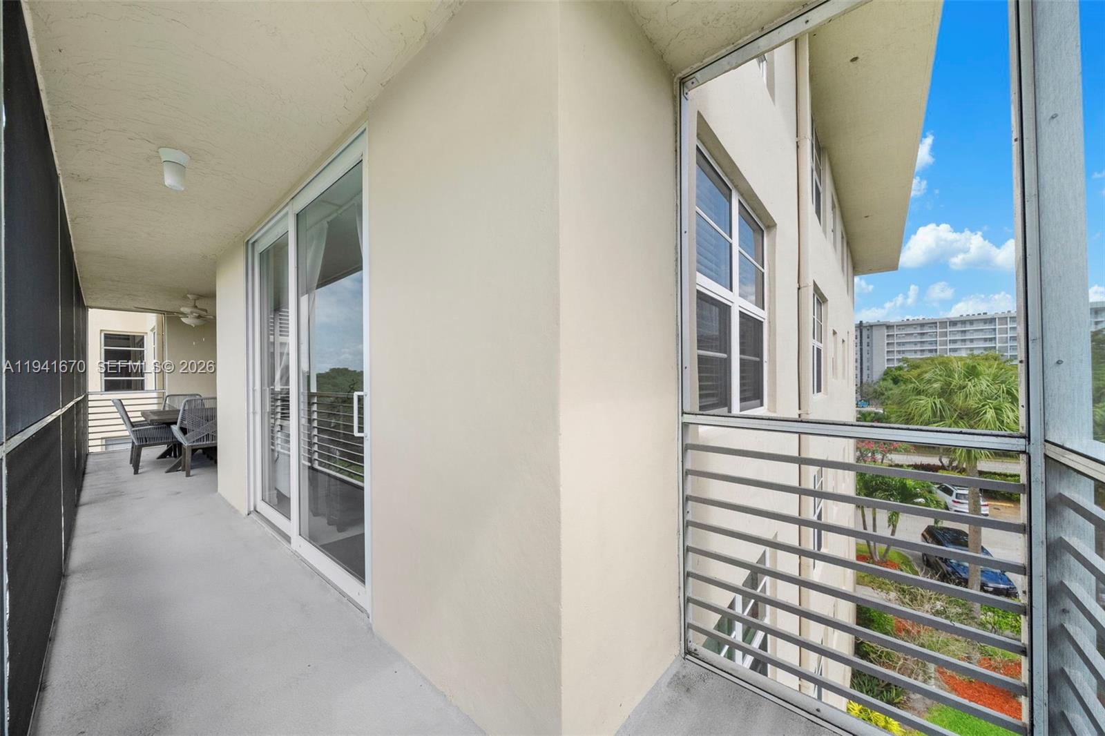 NO 102 PALM-AIRE COUNTRY - Residential