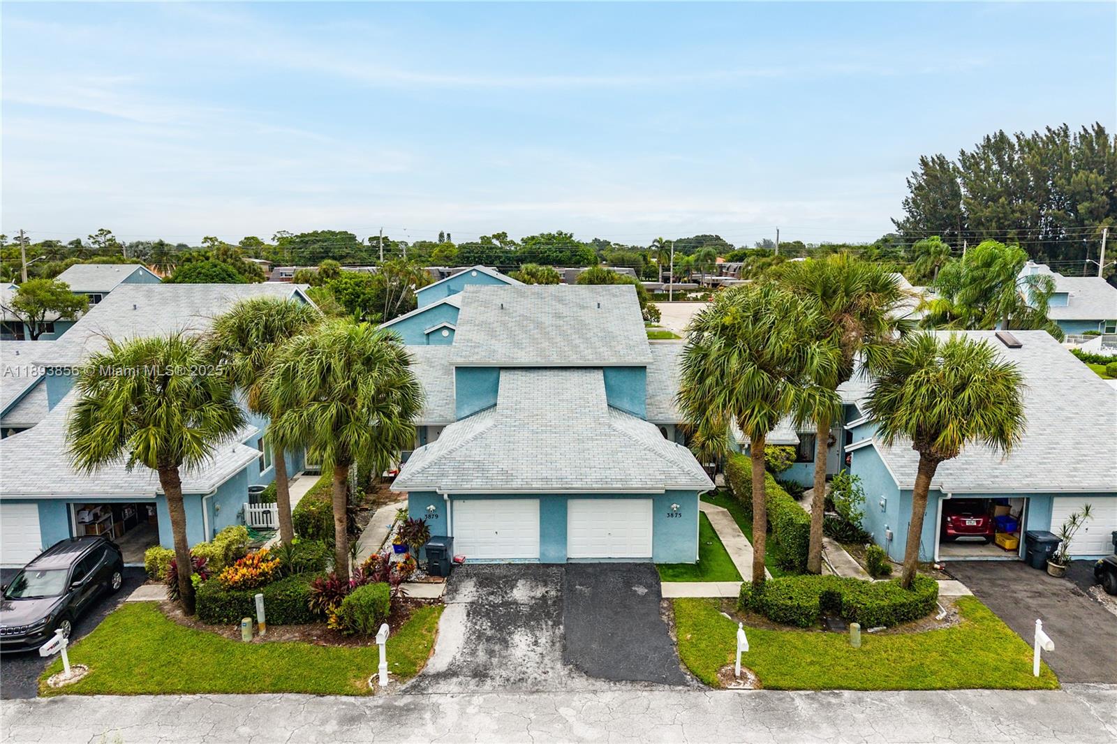 ISLAND CLUB - Residential