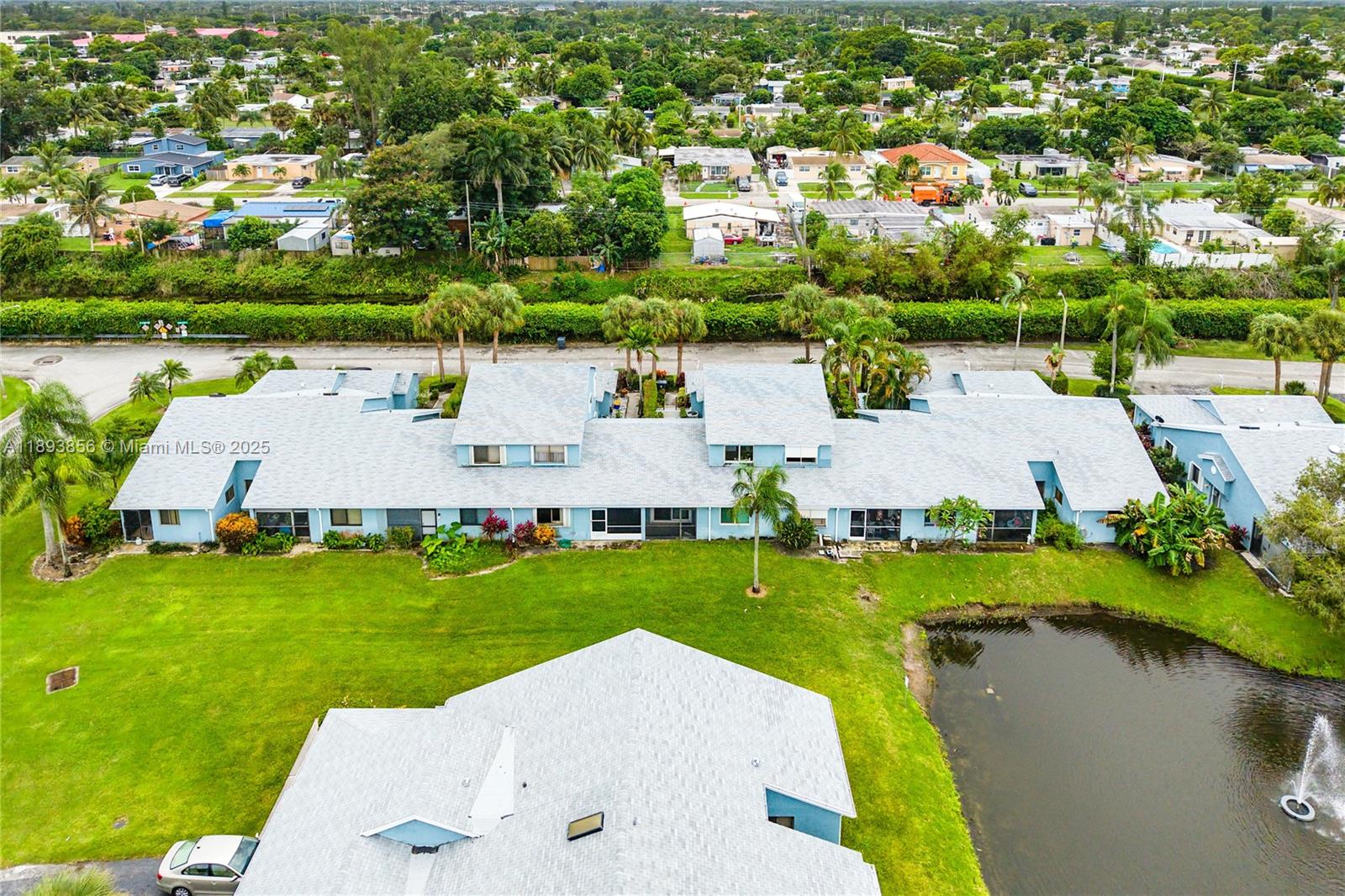 ISLAND CLUB - Residential