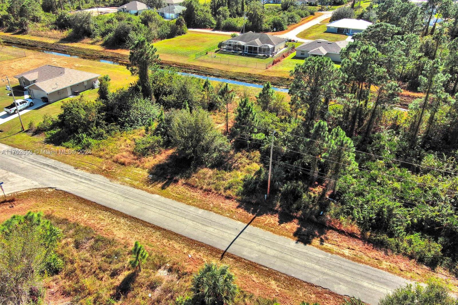 LEHIGH ACRES - Land