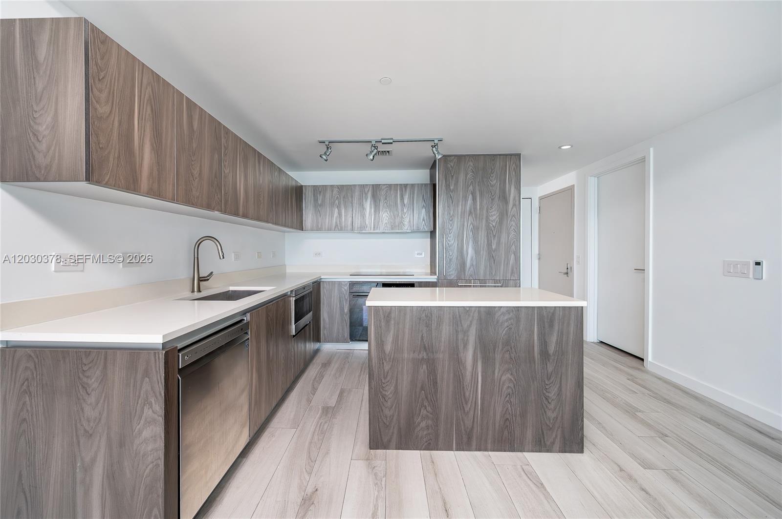 ONE PARAISO CONDO - Residential Lease