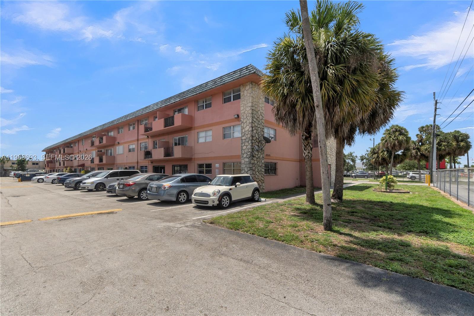 EL PALMAR CONDO - Residential