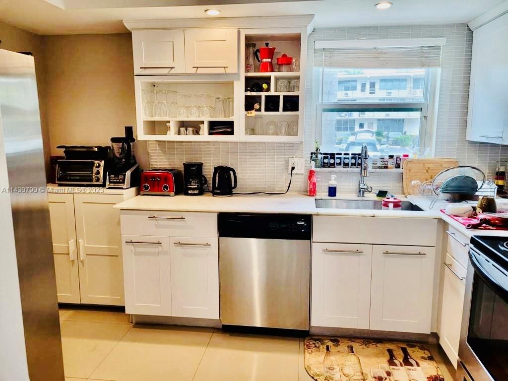GOLDEN VIEW CONDO - Residential Lease