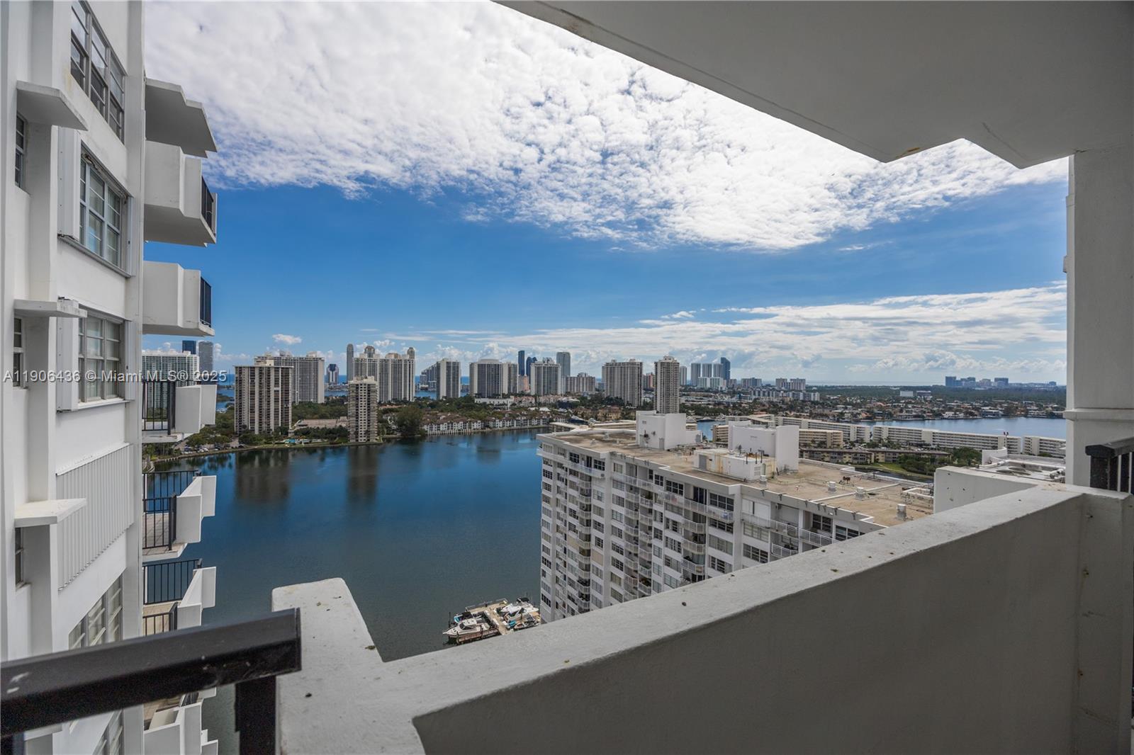 COMMODORE PLAZA CONDO - Residential