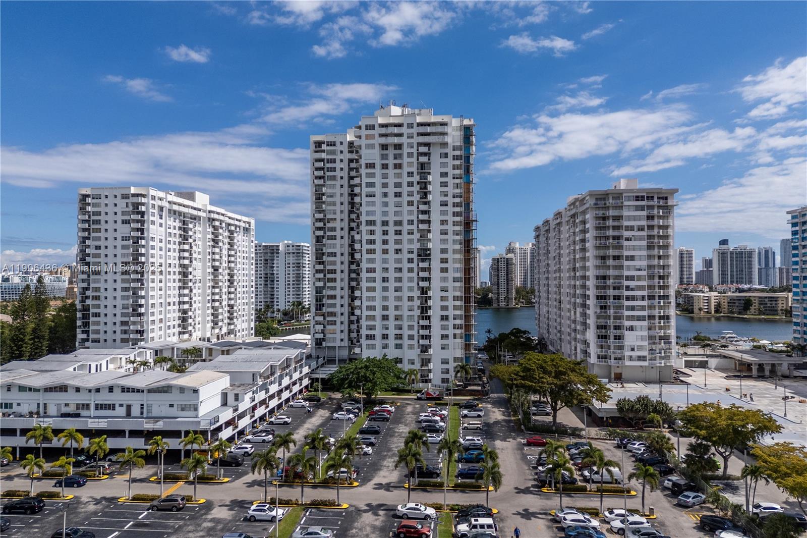 COMMODORE PLAZA CONDO - Residential