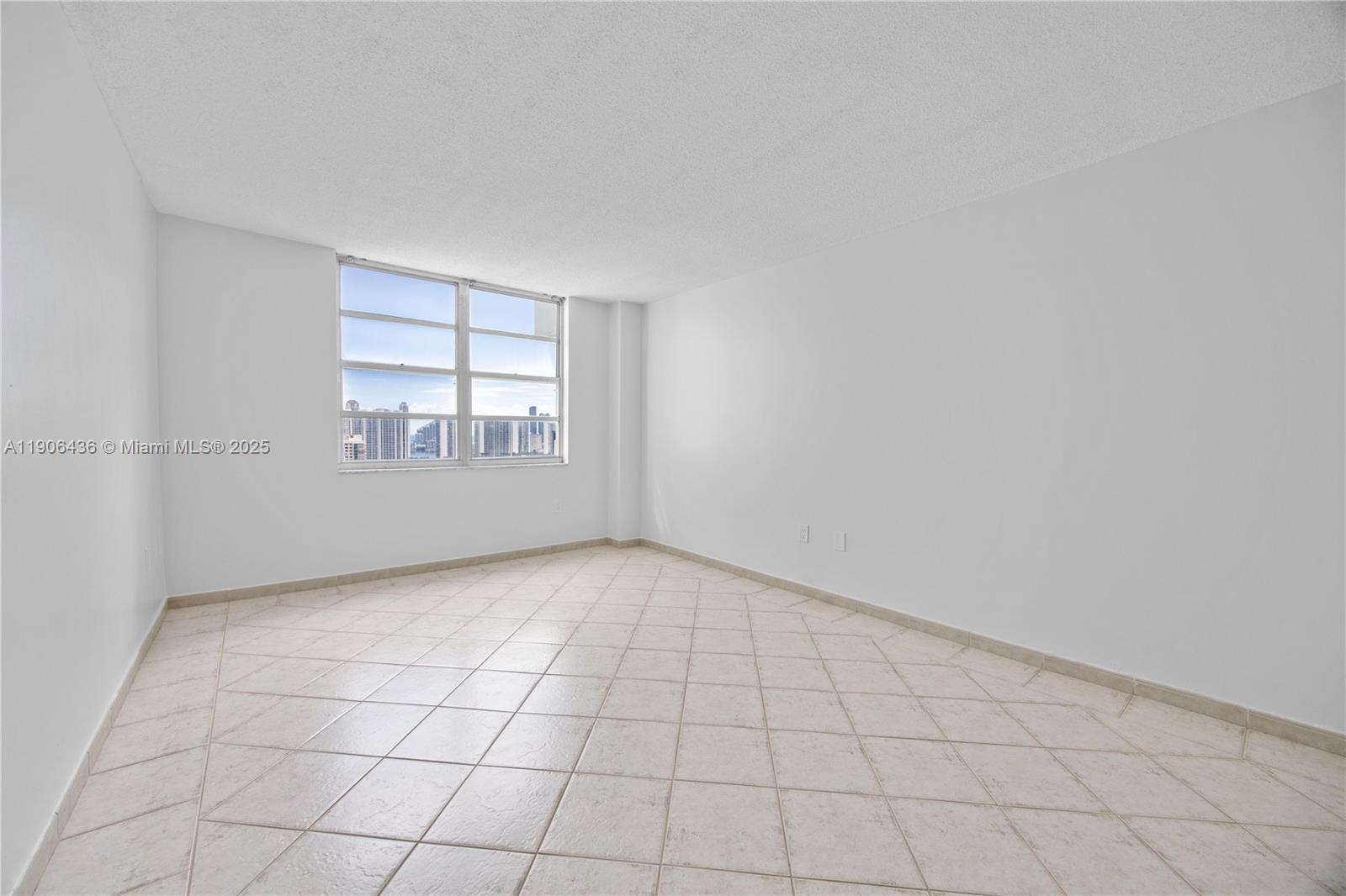 COMMODORE PLAZA CONDO - Residential