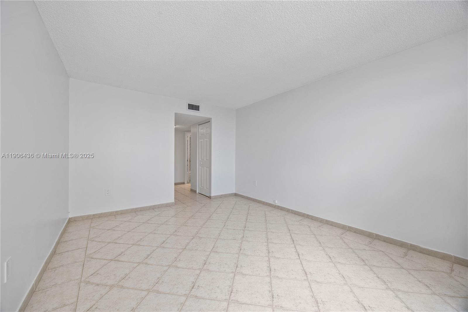 COMMODORE PLAZA CONDO - Residential