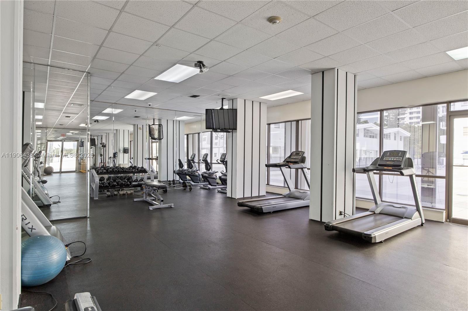 COMMODORE PLAZA CONDO - Residential