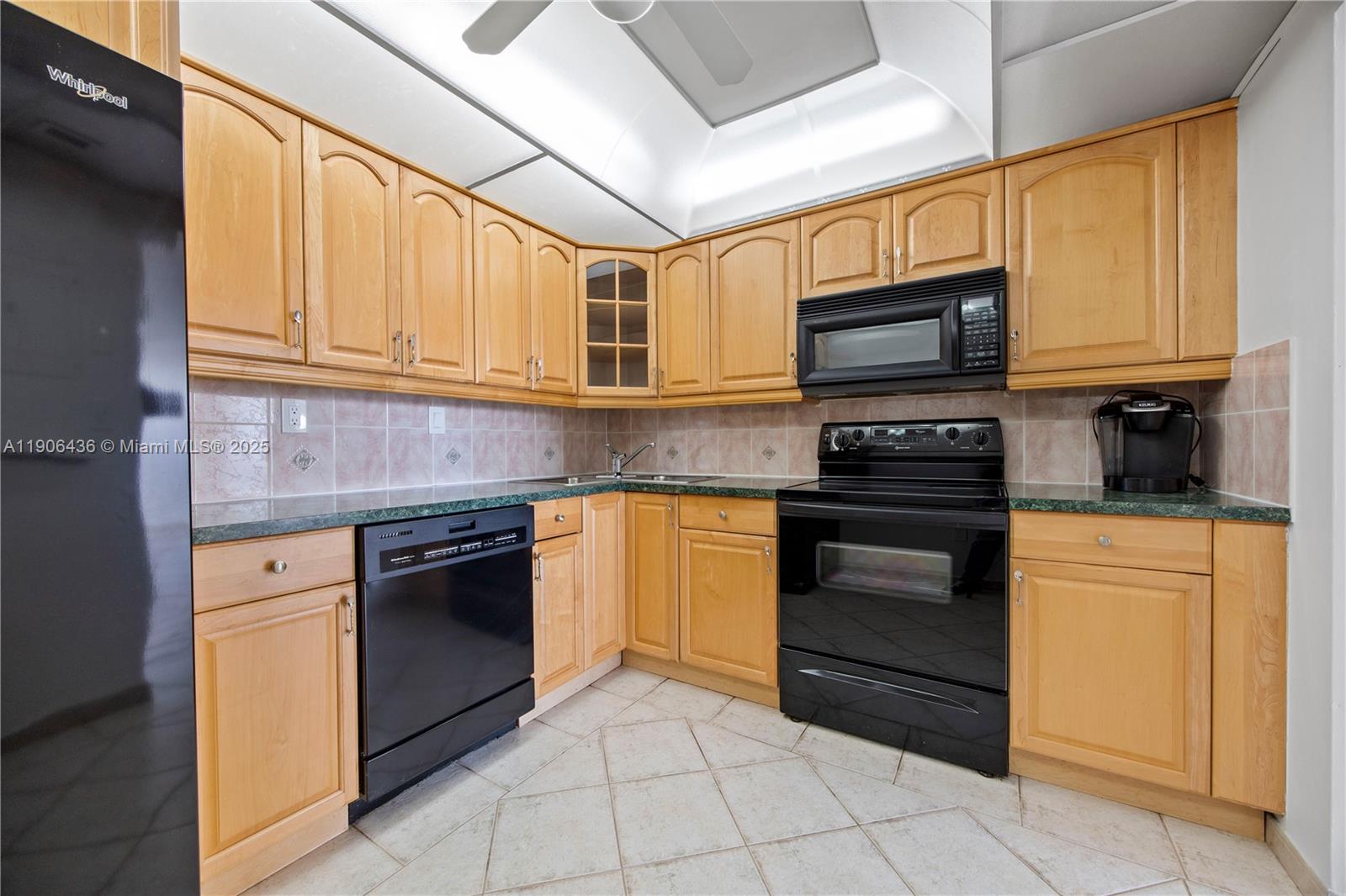 COMMODORE PLAZA CONDO - Residential