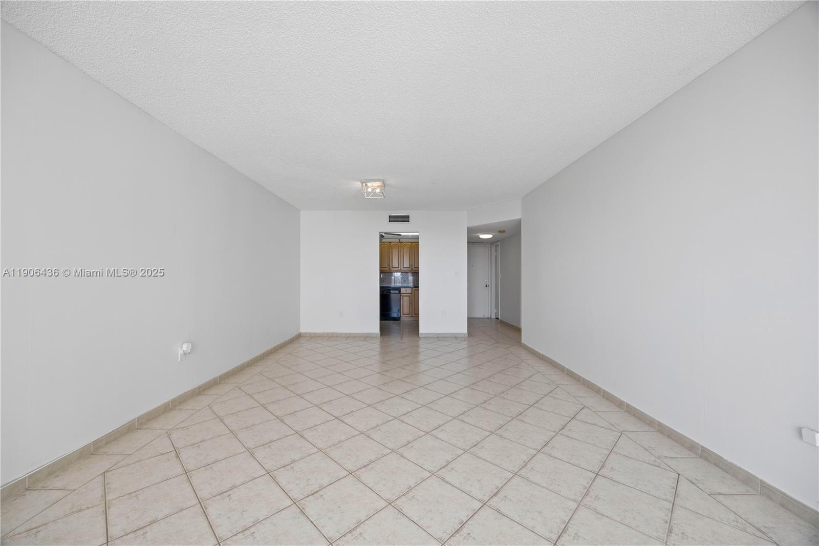 COMMODORE PLAZA CONDO - Residential