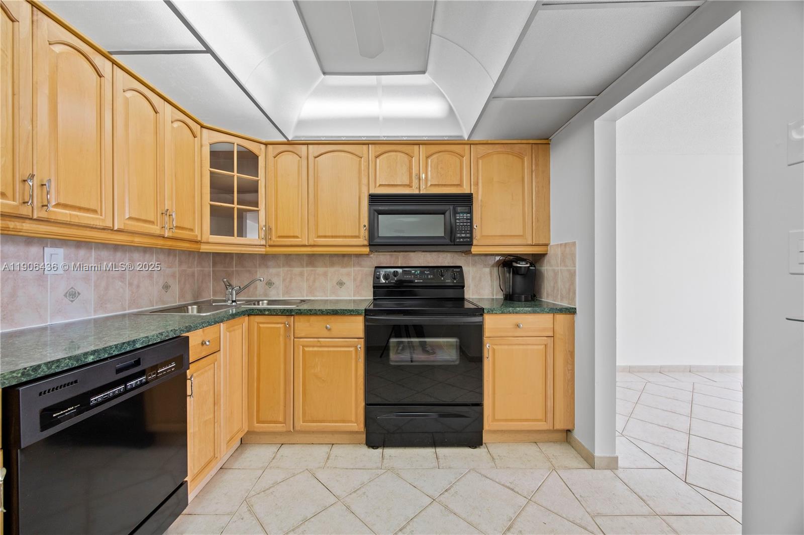 COMMODORE PLAZA CONDO - Residential
