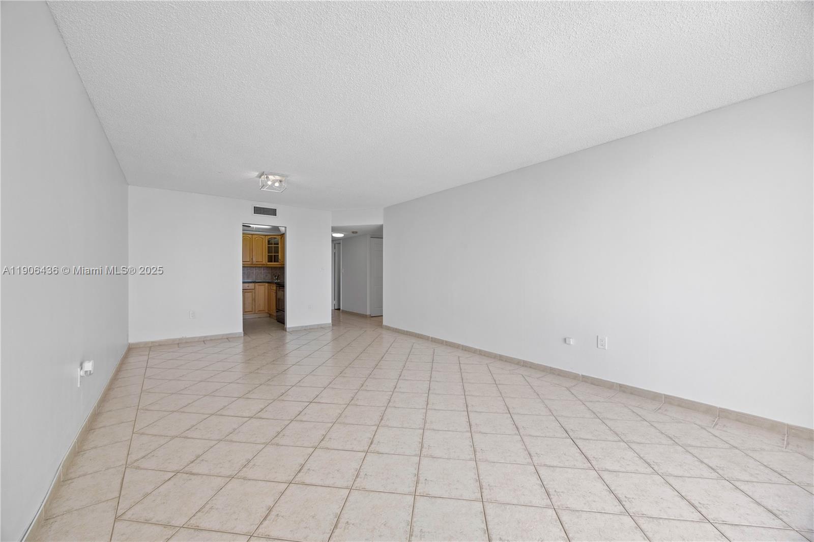 COMMODORE PLAZA CONDO - Residential