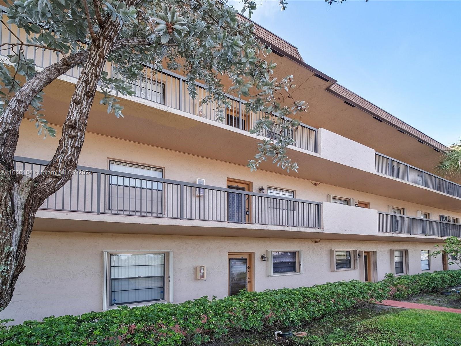LAKES OF CARRIAGE HILLS - Residential
