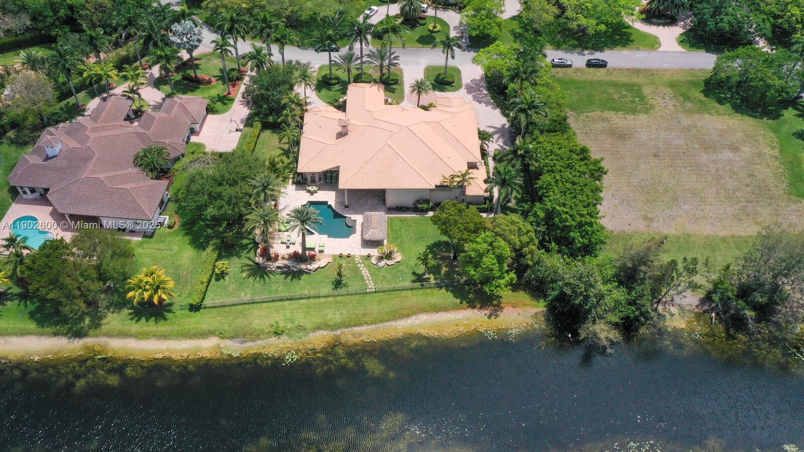 WINDMILL LAKE ESTATES - Residential
