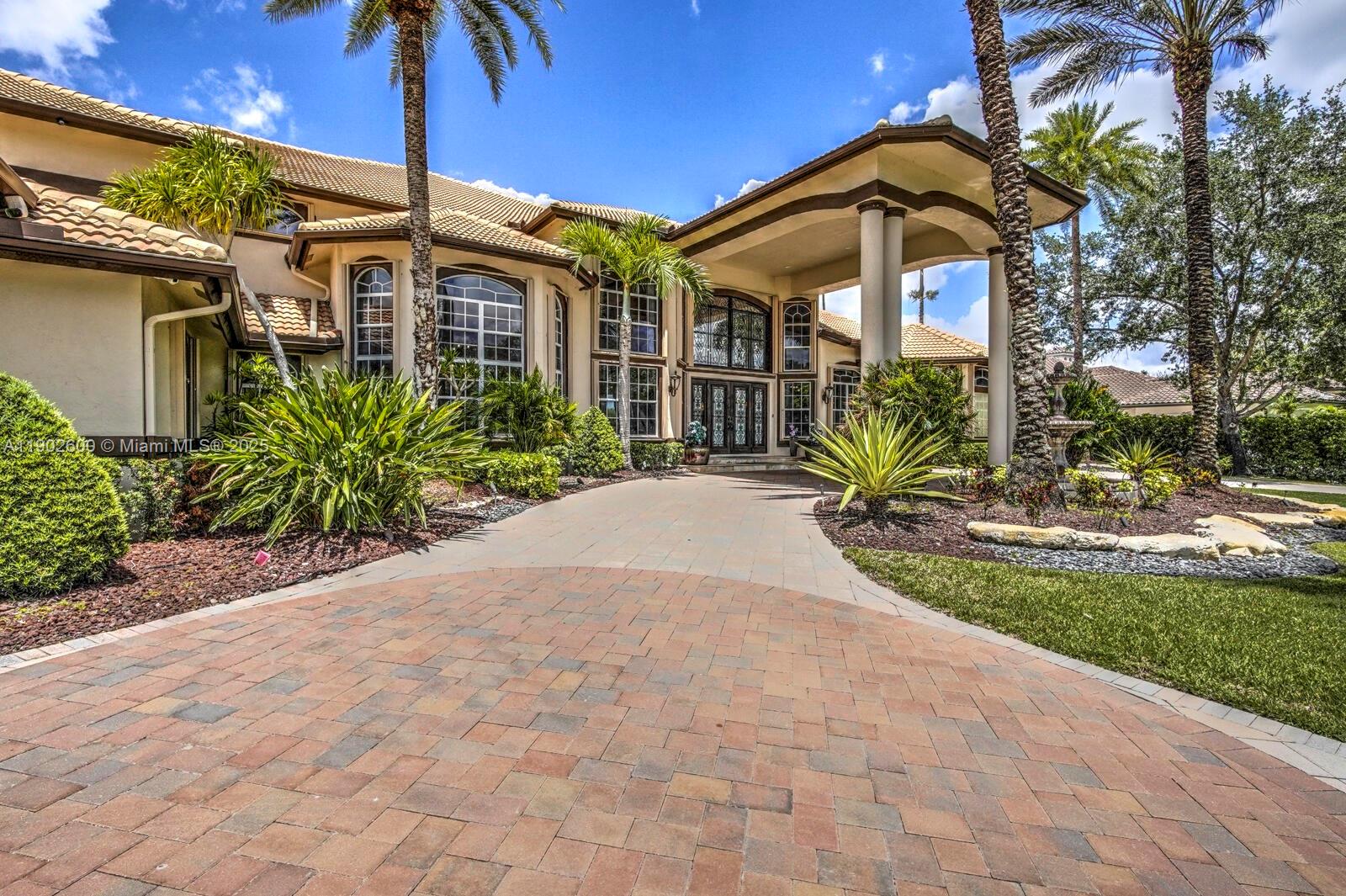 WINDMILL LAKE ESTATES - Residential