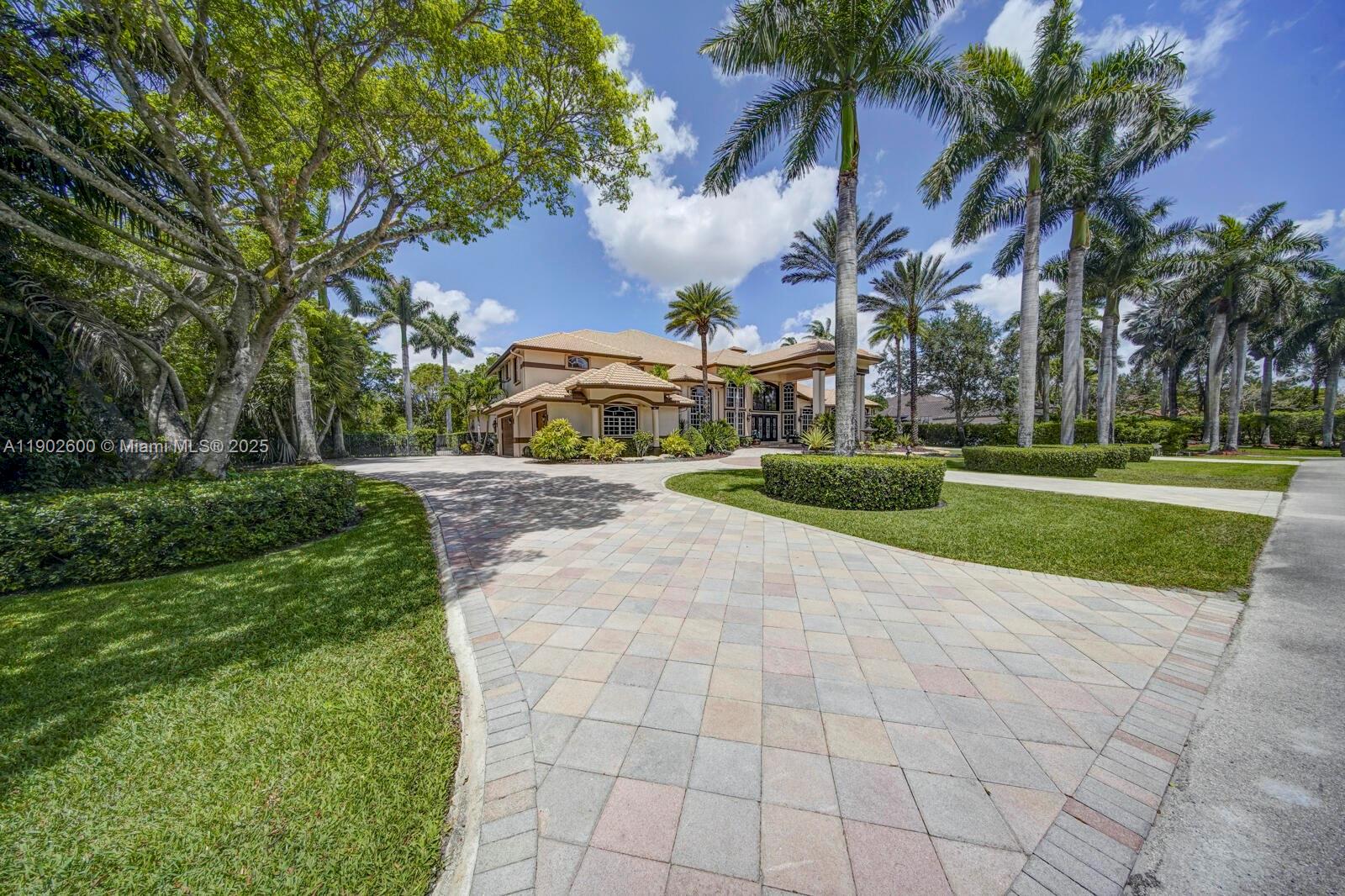 WINDMILL LAKE ESTATES - Residential