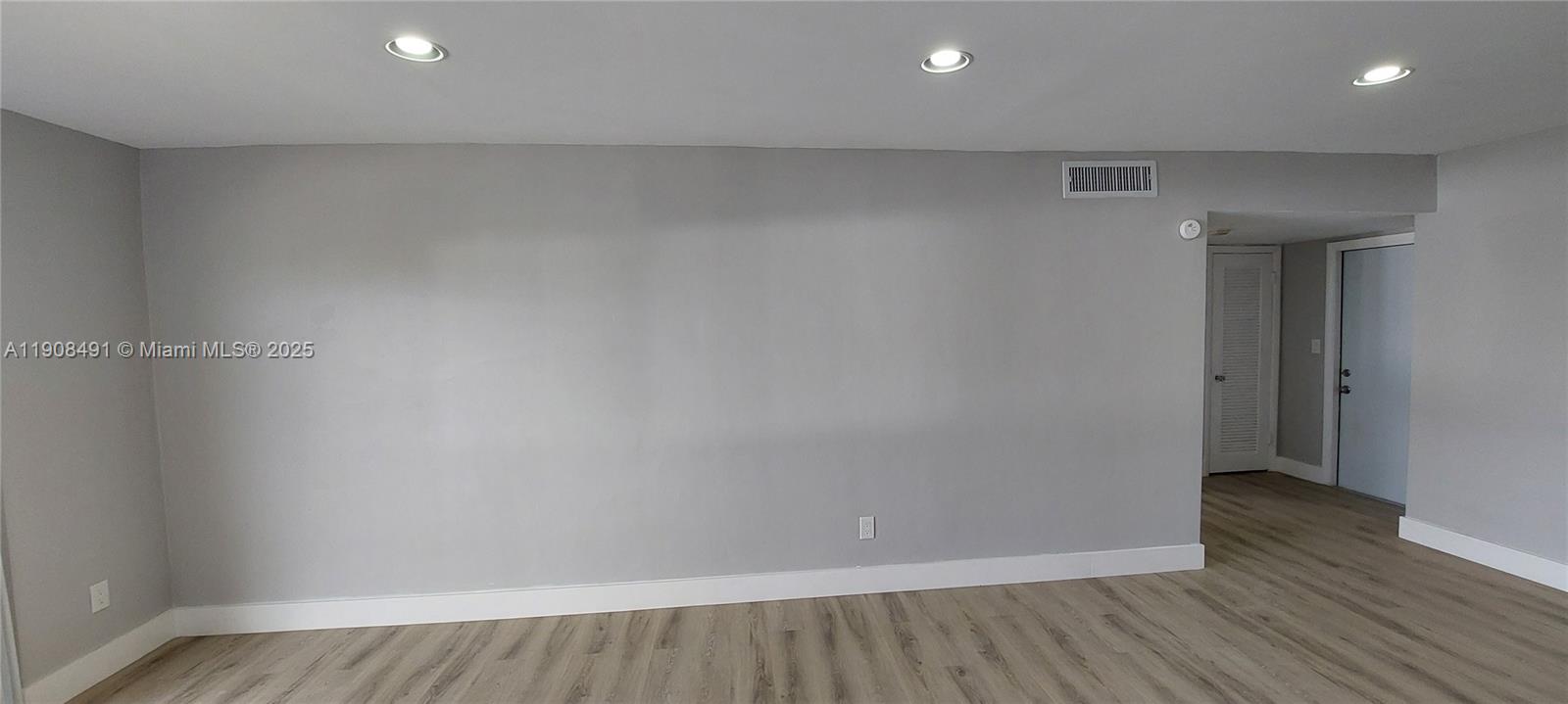VILLAGE AT DADELAND CONDO - Residential Lease