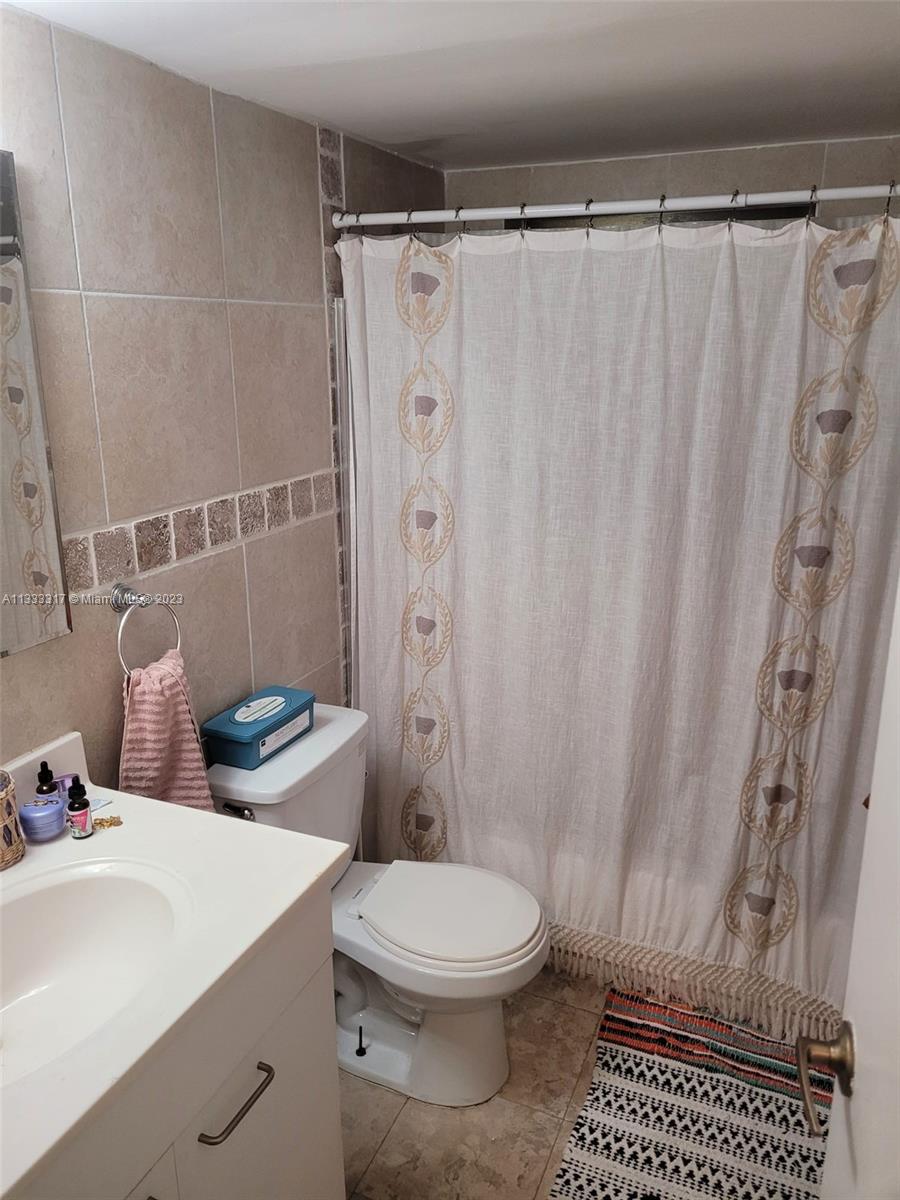 WATERWAY PLAZA CONDO - Residential Lease