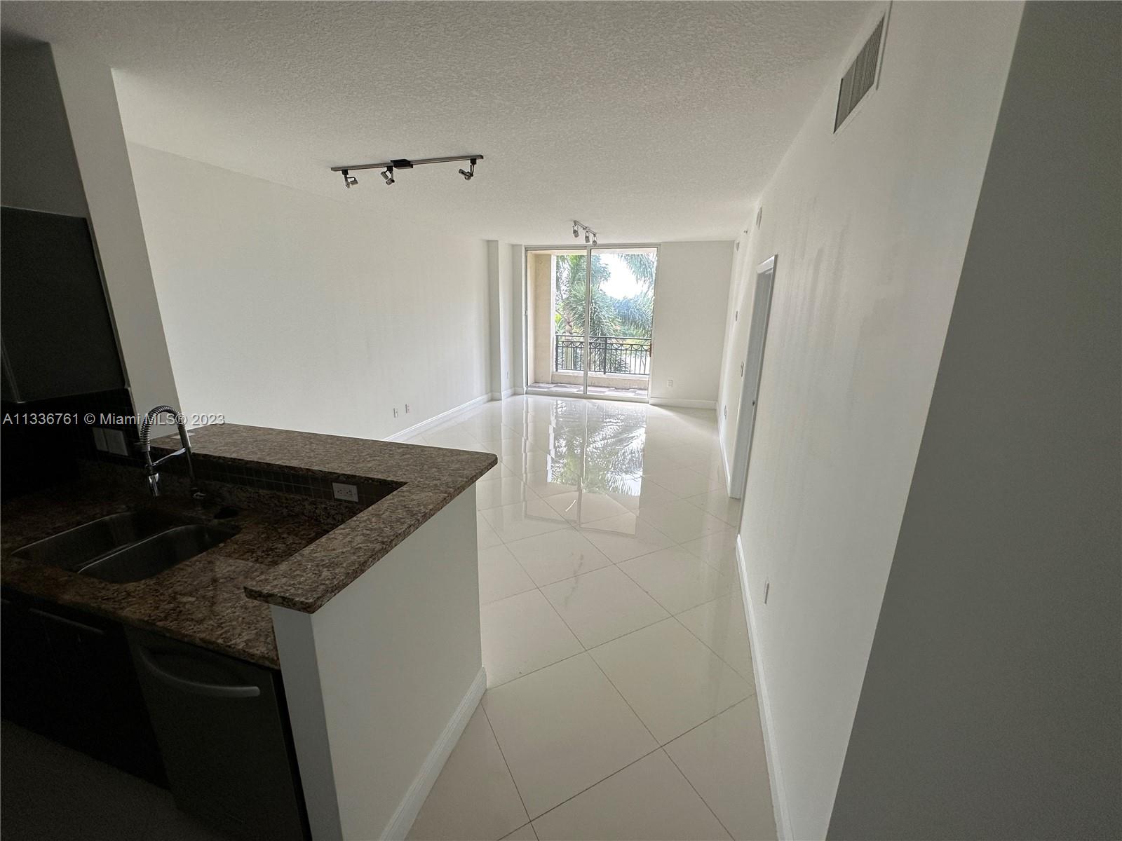 CITYPLACE SOUTH TOWER CON - Residential Lease