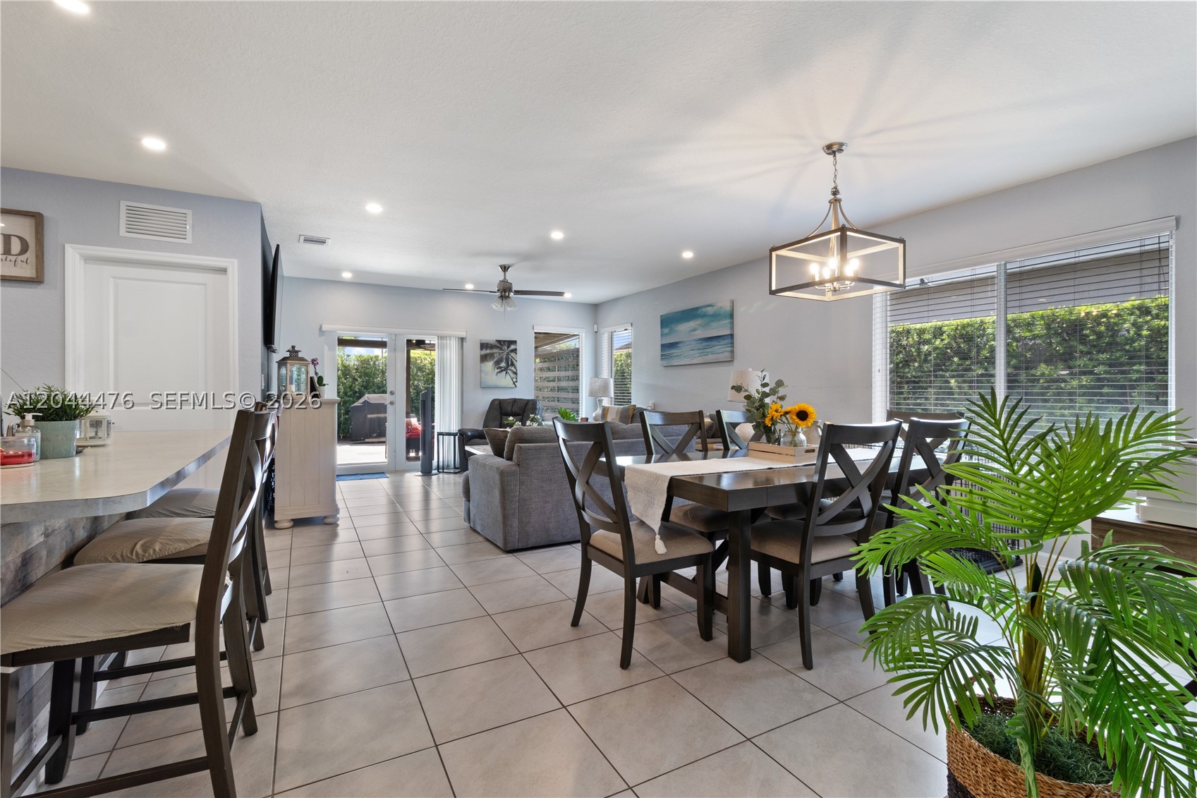BAY GARDENS - Residential