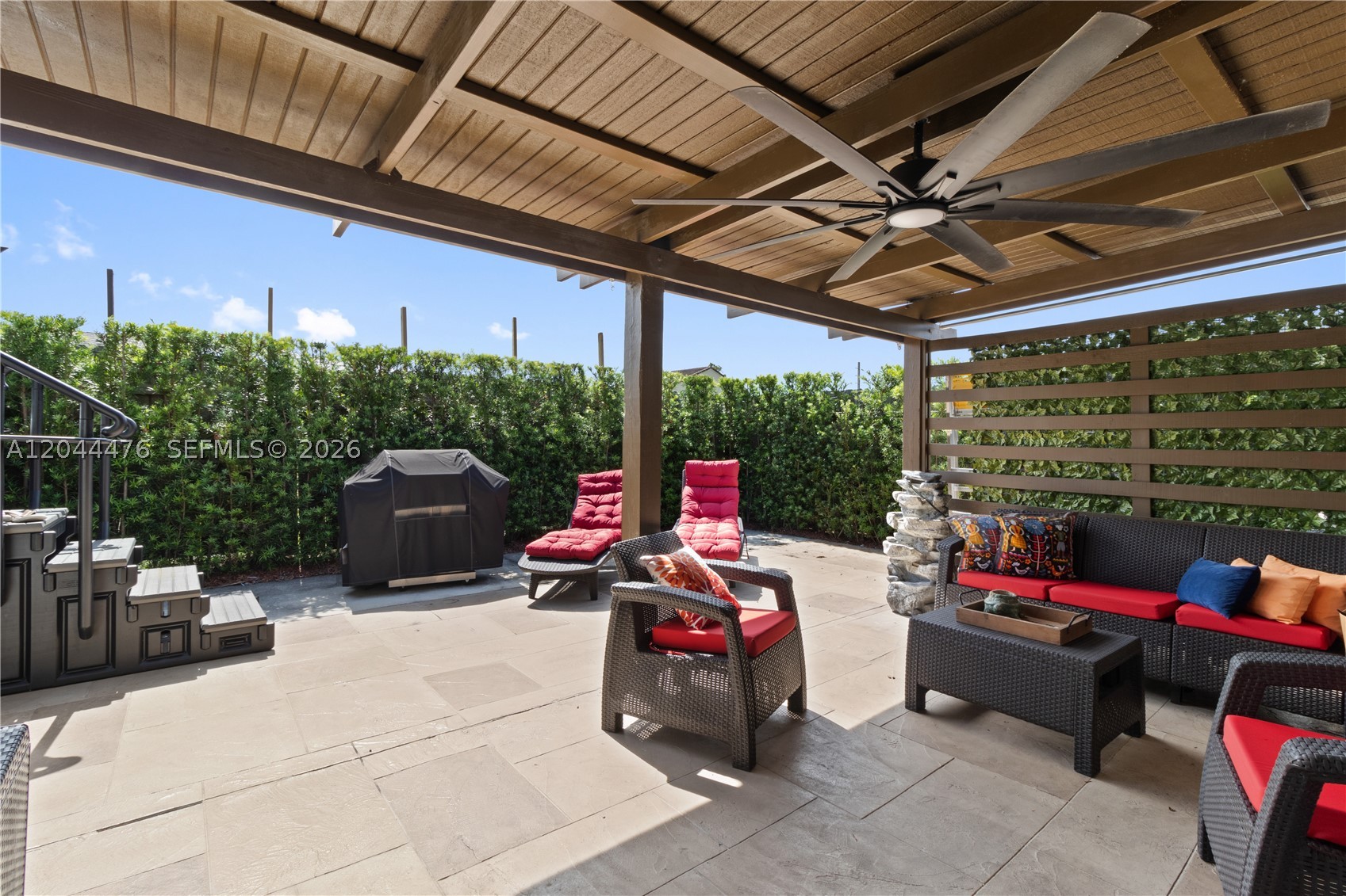 BAY GARDENS - Residential