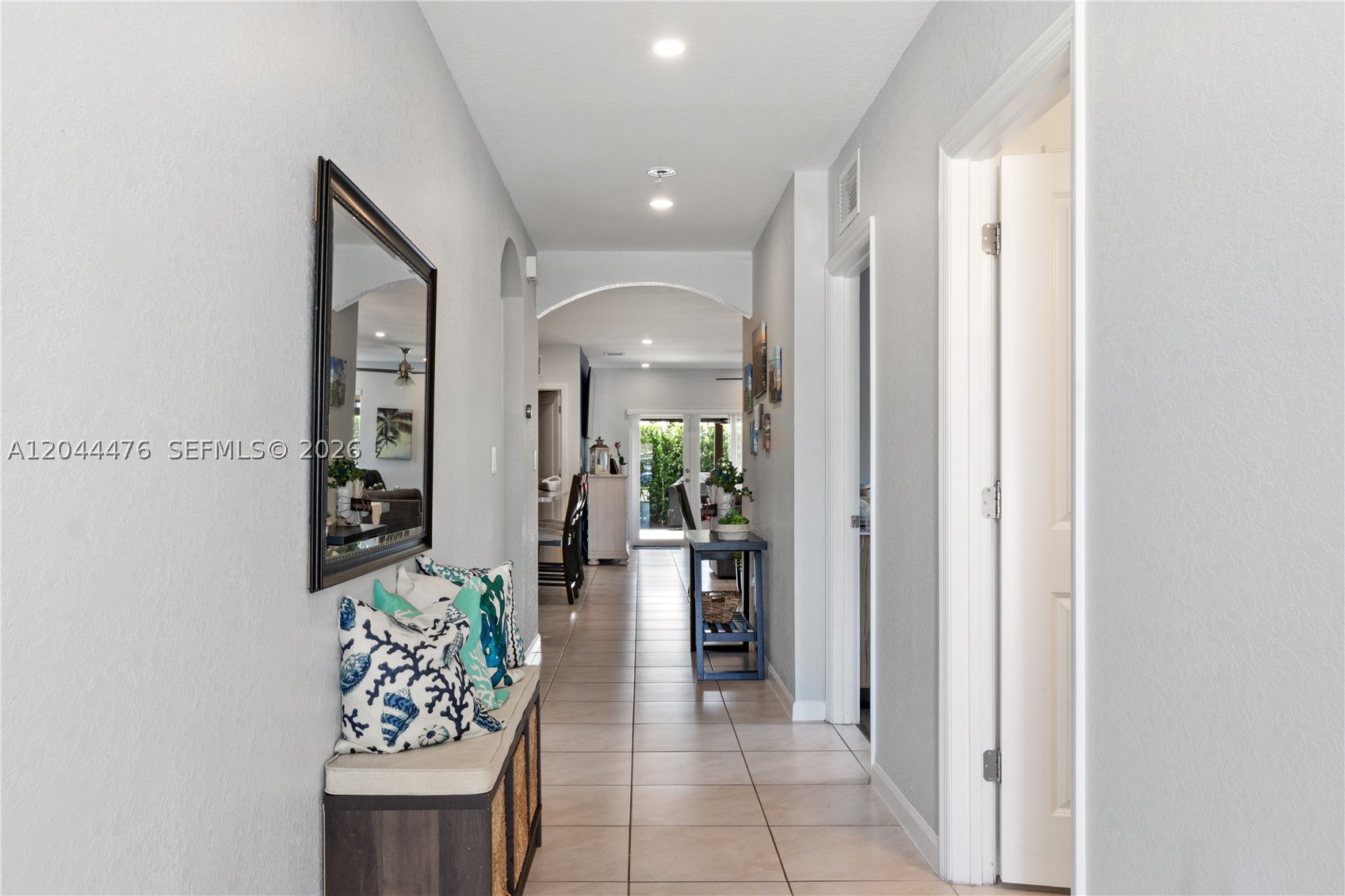BAY GARDENS - Residential