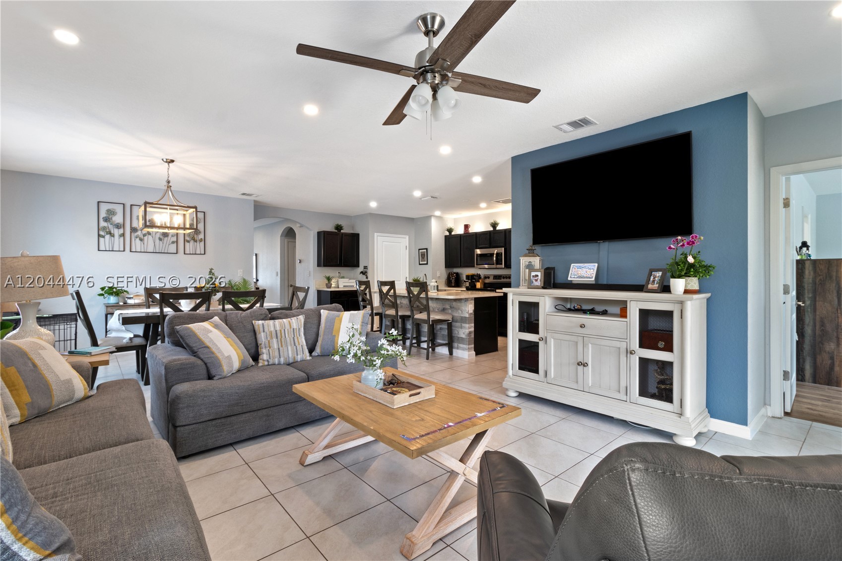 BAY GARDENS - Residential
