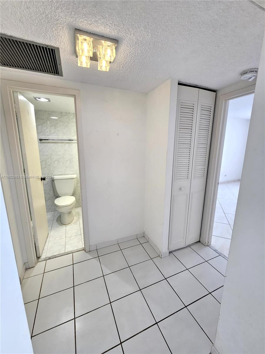 WINSTON TOWER 300 CONDO - Residential