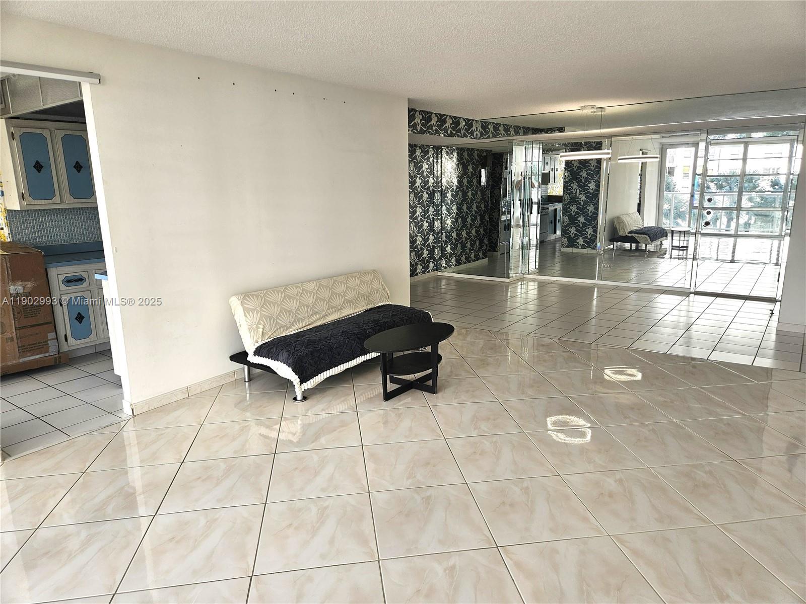 WINSTON TOWER 300 CONDO - Residential